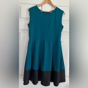 🌷Tiana B. Dress green dark color